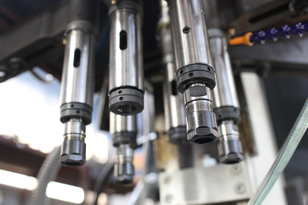 多頭鉆床都用哪些鉆桿，來幫助鉆頭實現(xiàn)鉆孔功能